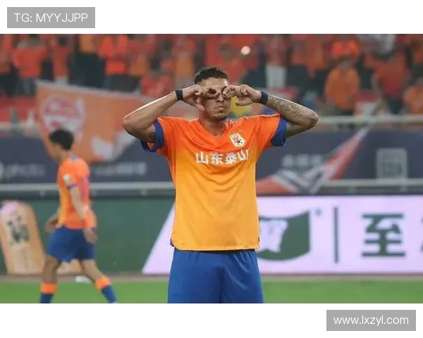 克雷桑远赴韩国观战韩国对巴西比赛以实际行动表达对祖国球队支持 克雷桑远赴韩国观战韩国对巴西比赛以实际行动表达对祖国球队支持