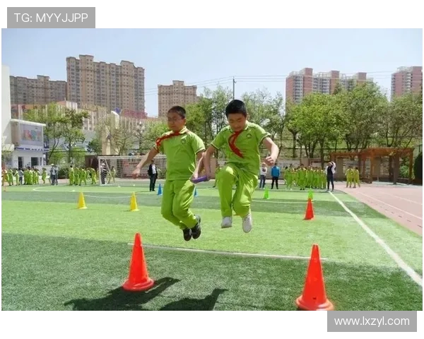 韩国阴城郡郡守为苏超泰州队加油助威 展现国际友谊与体育精神 韩国阴城郡郡守为苏超泰州队加油助威 展现国际友谊与体育精神