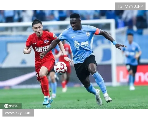 梅州客家铁卫王嘉楠迎职业新里程碑坚定守护完成中超百场壮举 梅州客家铁卫王嘉楠迎职业新里程碑坚定守护完成中超百场壮举