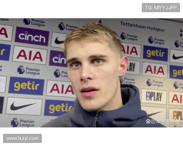 范德芬:加速时全力进球 只想着超越对手绝不放弃 范德芬:加速时全力进球 只想着超越对手绝不放弃